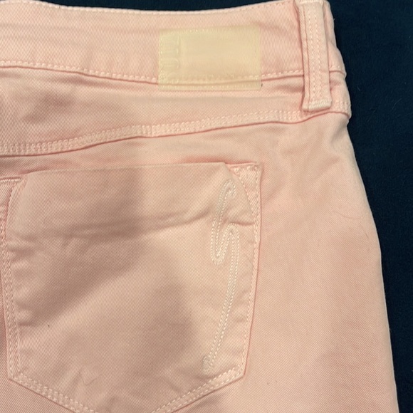 Shorts - Picture 3 of 4